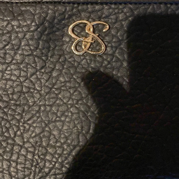 Jessica Simpson textured faux leather black logo wristlet - Picture 7 of 12